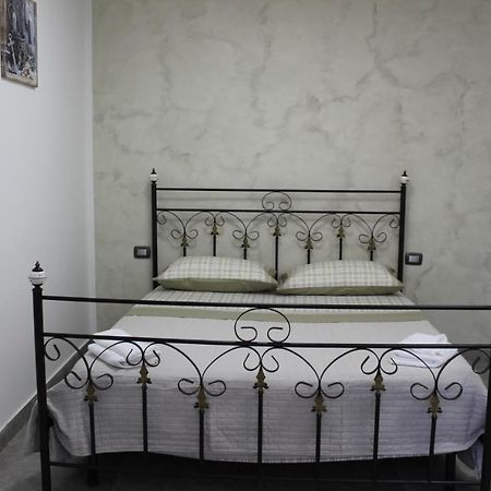 Riccia, Frolla E Babba Apartment Naples Luaran gambar