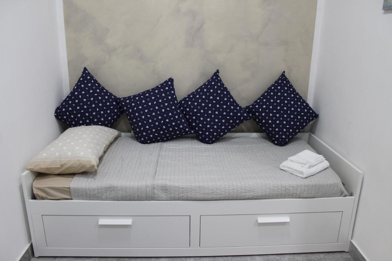 Riccia, Frolla E Babba Apartment Naples Luaran gambar