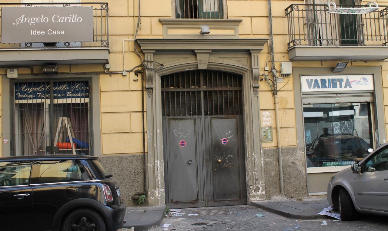Riccia, Frolla E Babba Apartment Naples Luaran gambar