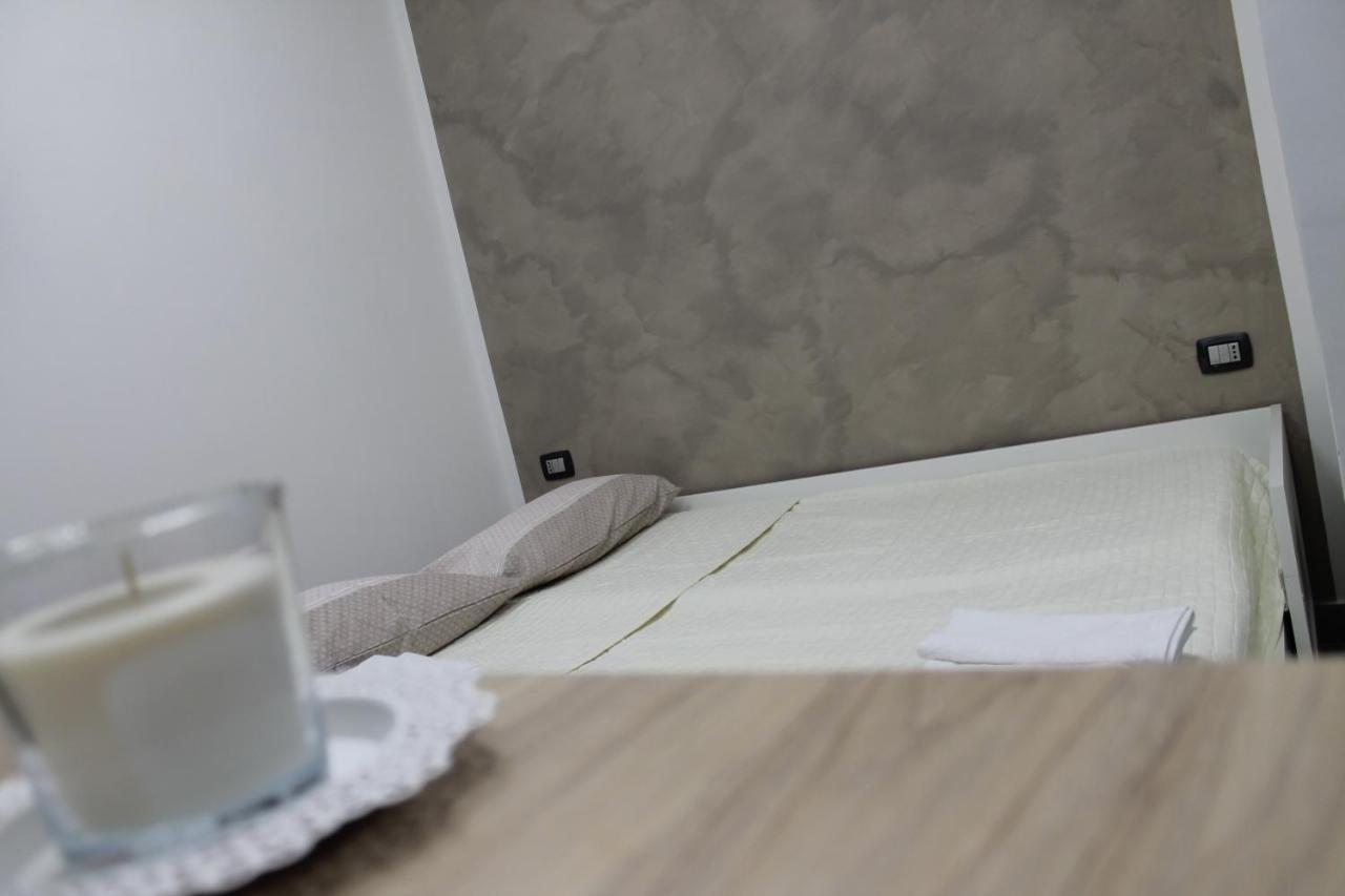 Riccia, Frolla E Babba Apartment Naples Luaran gambar