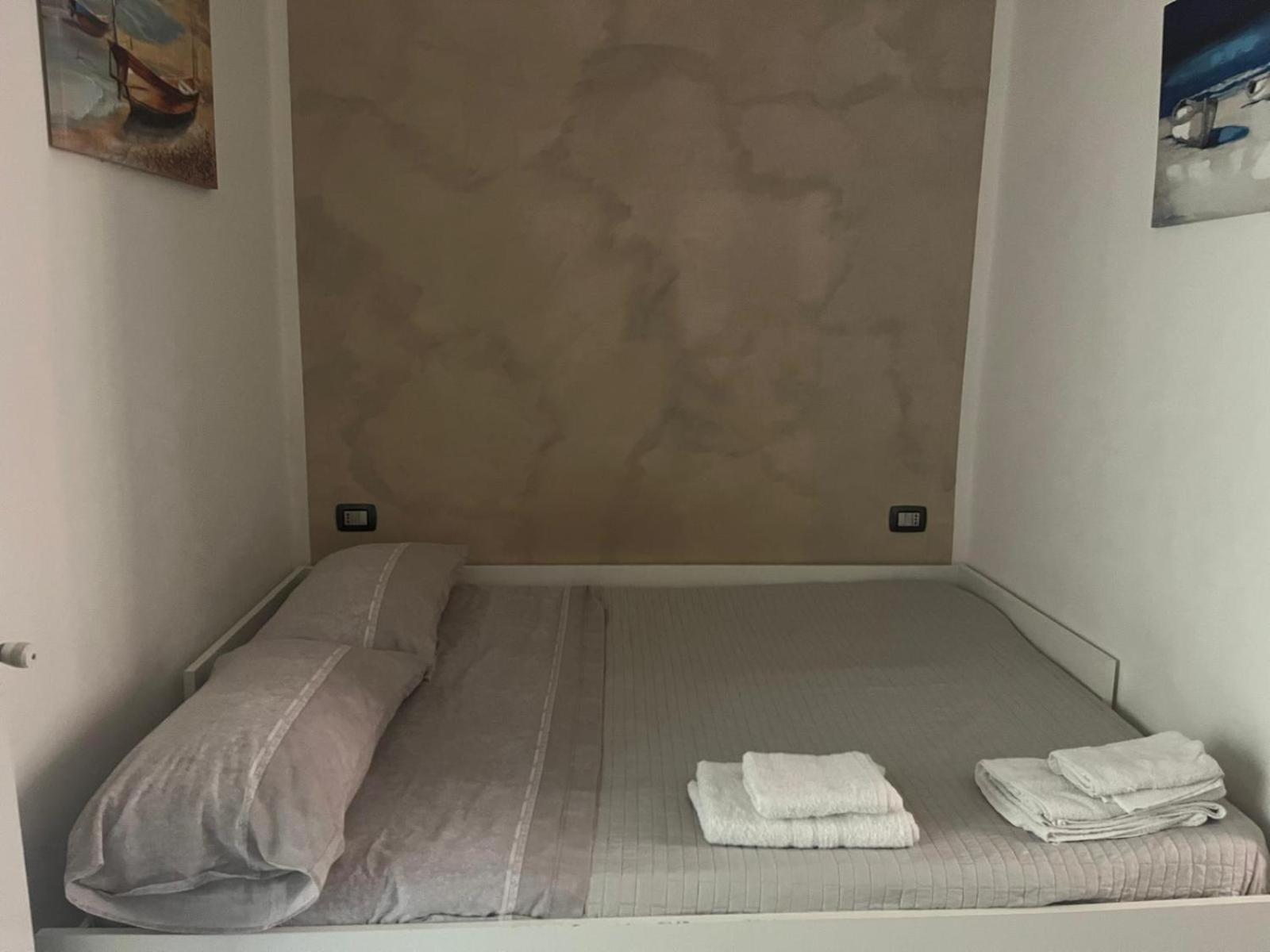 Riccia, Frolla E Babba Apartment Naples Luaran gambar