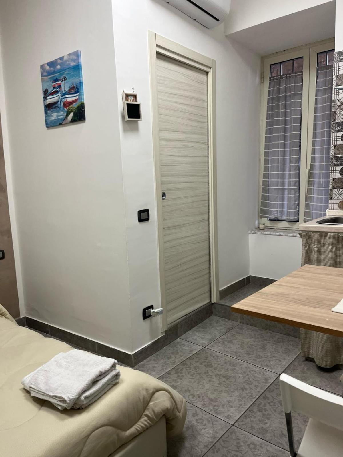 Riccia, Frolla E Babba Apartment Naples Luaran gambar