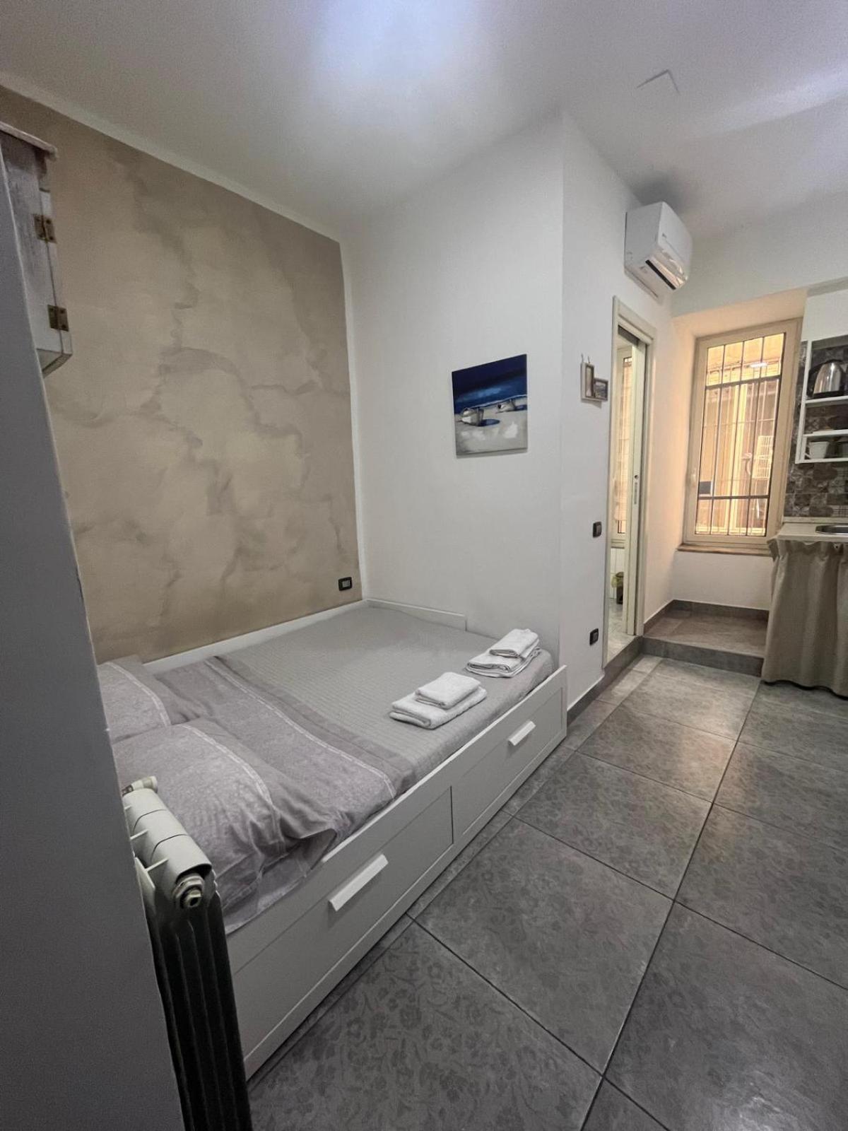 Riccia, Frolla E Babba Apartment Naples Luaran gambar