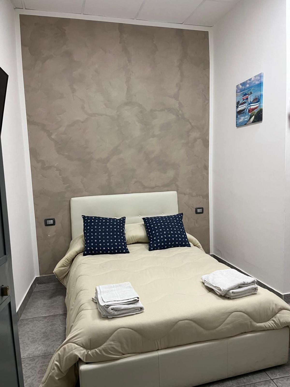 Riccia, Frolla E Babba Apartment Naples Luaran gambar