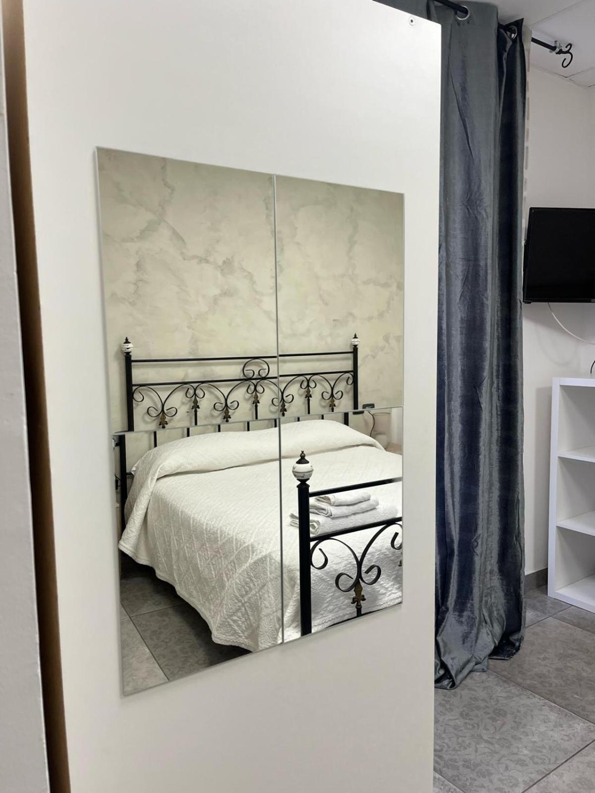 Riccia, Frolla E Babba Apartment Naples Luaran gambar